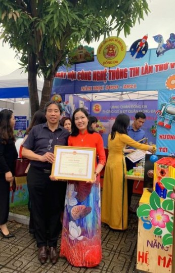 Chúc mừng cô giáo Đinh Thị Hồng Châm đã đạt Giải Nhất bài giảng e-learning tại ngày hội CNTT lần thứ 5 ngành GD&ĐT Thủ đô!