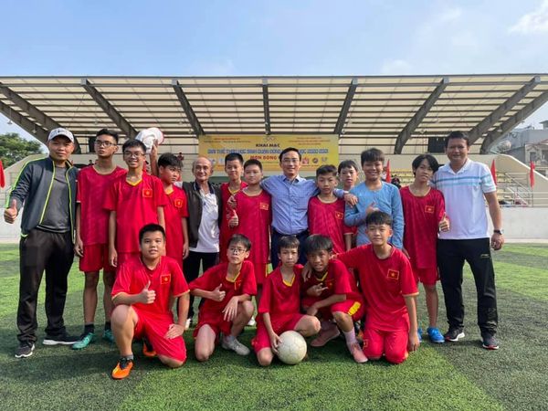 Sáng nay, đội tuyển bóng đá U13 đã giành chiến thắng 4-2 trước THCS Láng Hạ.