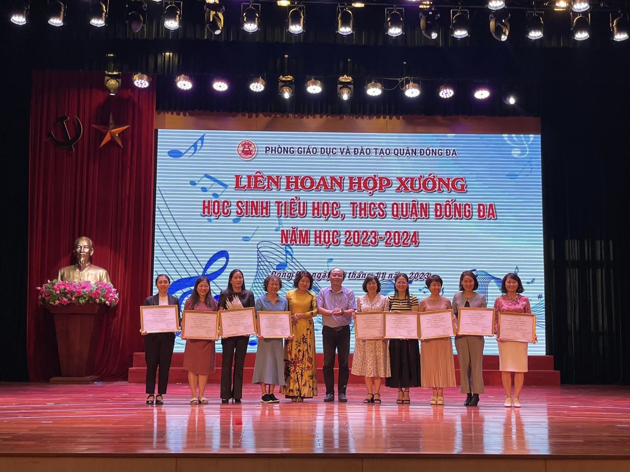 Chúc mừng Tiết mục Liên khúc “Bài ca dâng Đảng” của trường THCS Thái Thịnh đã đạt giải Nhất tại Liên hoan hợp xướng Học sinh Tiểu học, THCS quận Đống Đa năm học 2023 - 2024!!