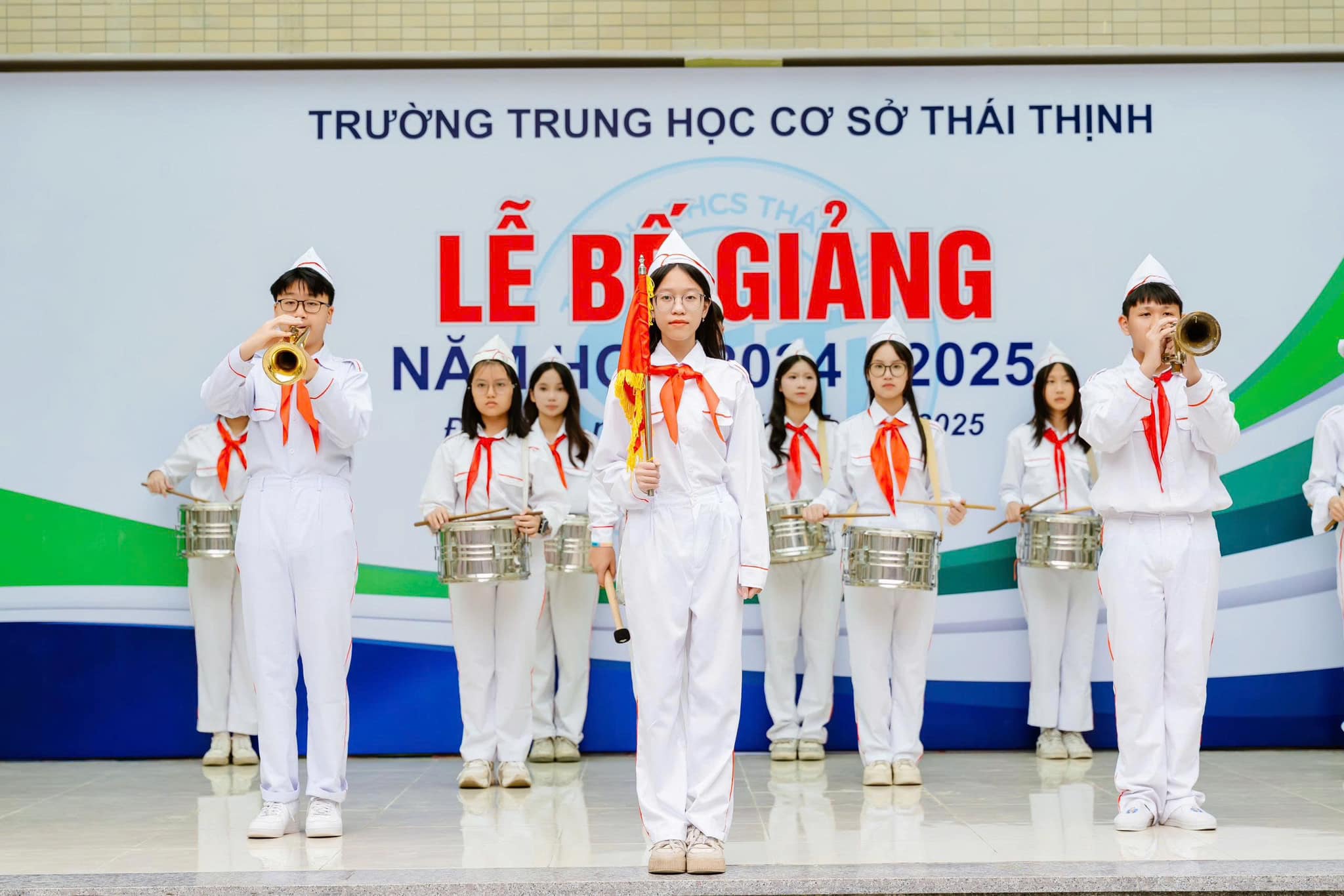  TRƯỜNG THCS THÁI THỊNH TƯNG BỪNG LỄ BẾ GIẢNG NĂM HỌC 2024–2025
