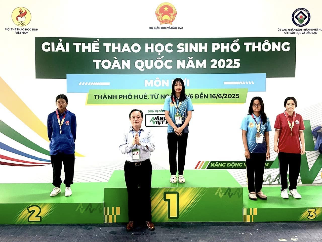 VŨ MAI NGÂN – CÔ BÉ VÀNG TRÊN ĐƯỜNG ĐUA XANH