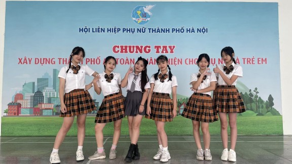 Chúc mừng các bạn học sinh trường THCS Thái Thịnh đại diện Thiếu nhi quận Đống Đa đạt giải Nhì cuộc thi Nhà báo tương lai với thành phố an toàn cho phụ nữ và trẻ em năm 2023!!