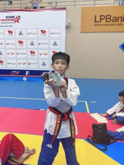 HỌC SINH TRƯỜNG THCS THÁI THỊNH ĐẠT HUY CHƯƠNG BẠC VÀ ĐỒNG MÔN TEAKWONDO CÁC CLB QUỐC GIA