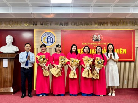 DẤU ẤN XÂY DỰNG ĐẢNG TẠI THCS THÁI THỊNH TRONG NHỮNG NGÀY ĐẦU THÁNG MƯỜI LỊCH SỬ